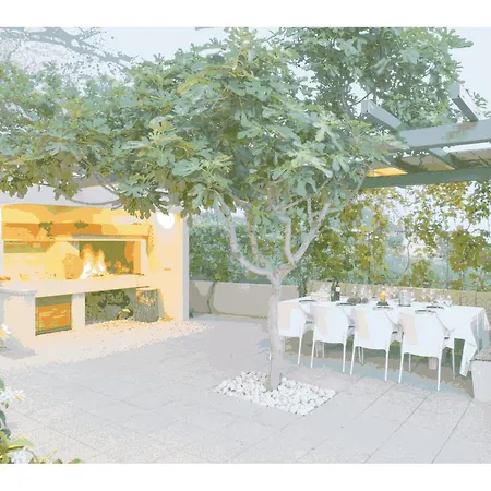 Holiday home Luksuzna S Bazenom Makarska